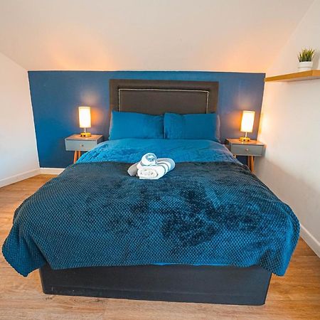 Private And Spacious 2 Bedroom House - Free Parking! Cardiff Luaran gambar