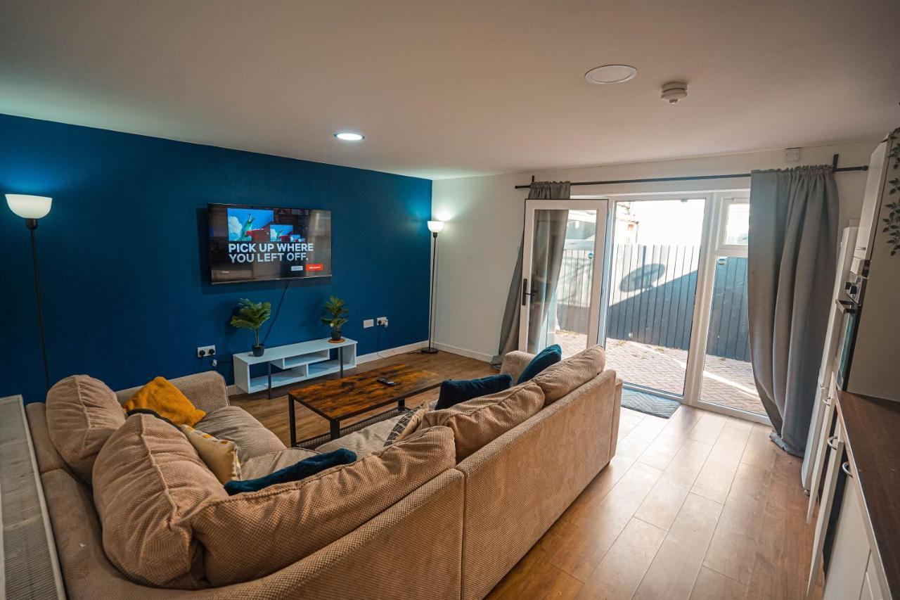 Private And Spacious 2 Bedroom House - Free Parking! Cardiff Luaran gambar
