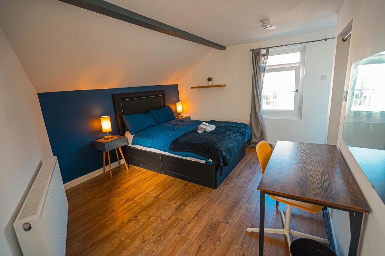 Private And Spacious 2 Bedroom House - Free Parking! Cardiff Luaran gambar