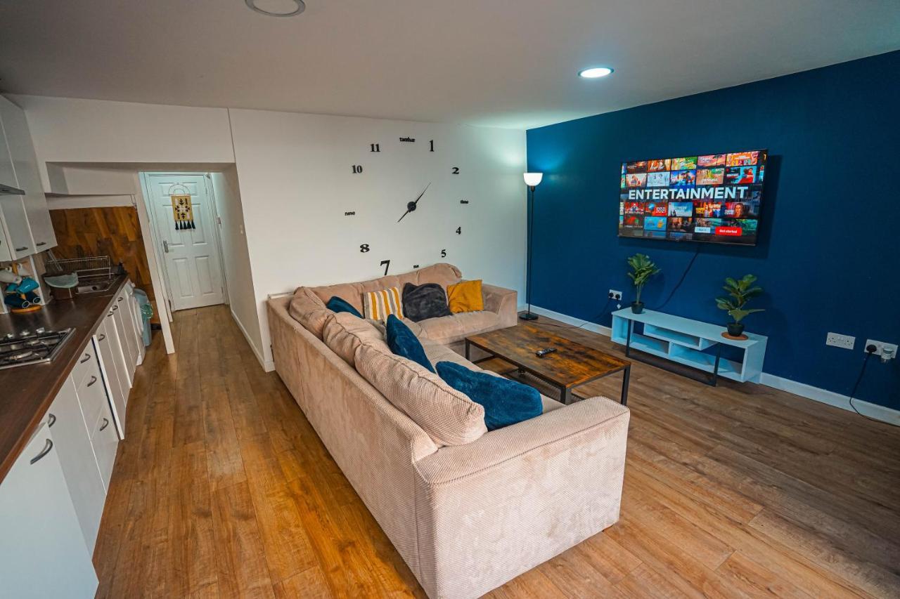 Private And Spacious 2 Bedroom House - Free Parking! Cardiff Luaran gambar