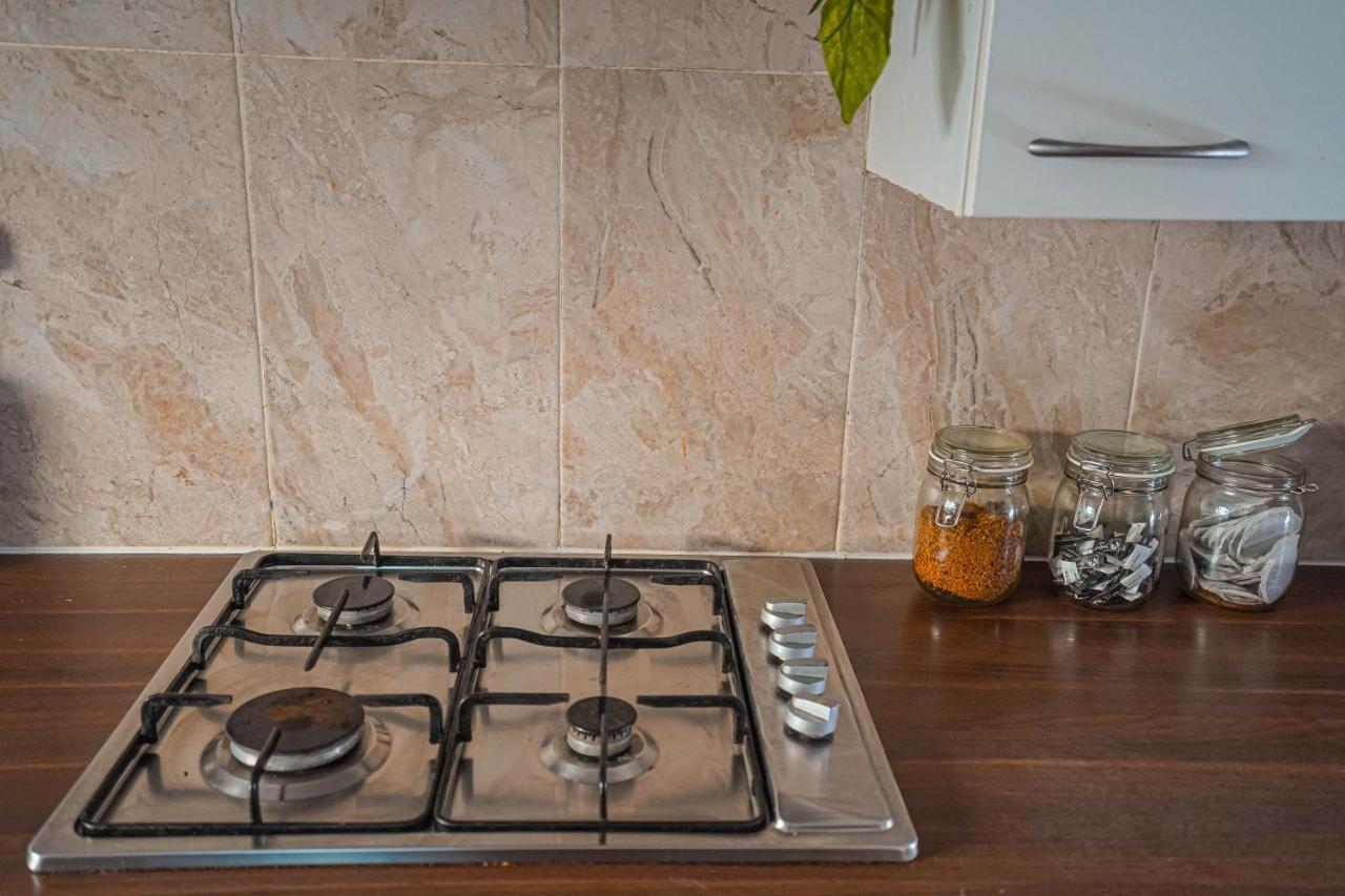 Private And Spacious 2 Bedroom House - Free Parking! Cardiff Luaran gambar